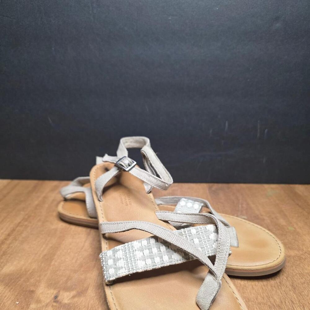 Toms sandals with adjustable strap size 9.5